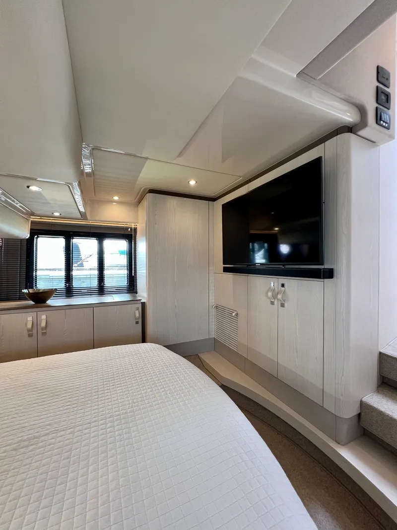 Slide: The Image of Azimut 50 FLYBRIDGE 2019 - 79