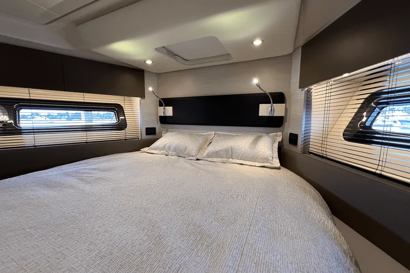 Slide: The Image of Azimut 50 FLYBRIDGE 2019 - 88