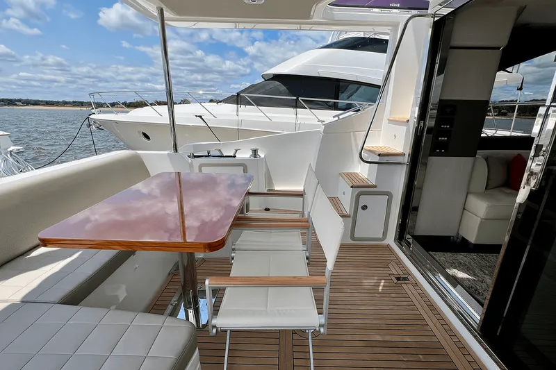 Slide: The Image of Azimut 50 FLYBRIDGE 2019 - 16