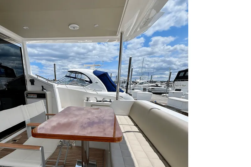 Slide: The Image of Azimut 50 FLYBRIDGE 2019 - 18