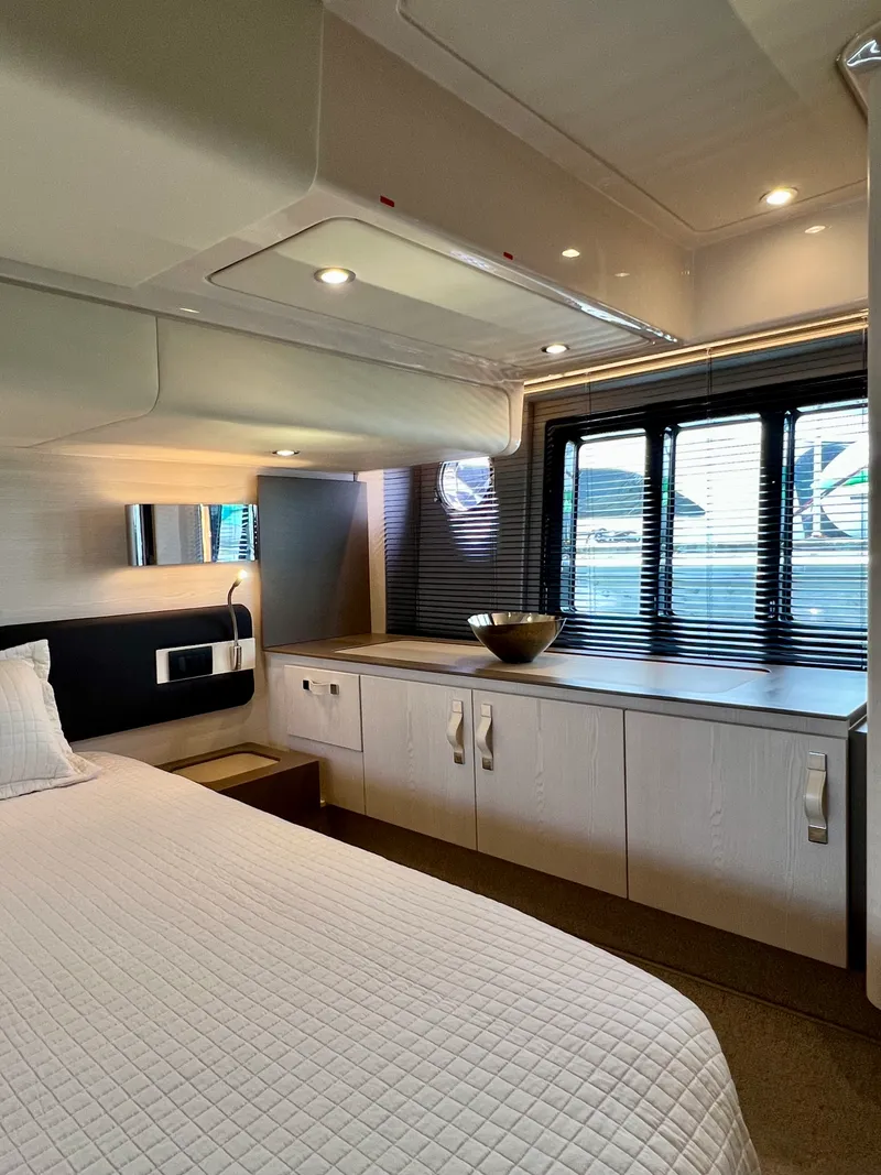 Slide: The Image of Azimut 50 FLYBRIDGE 2019 - 81