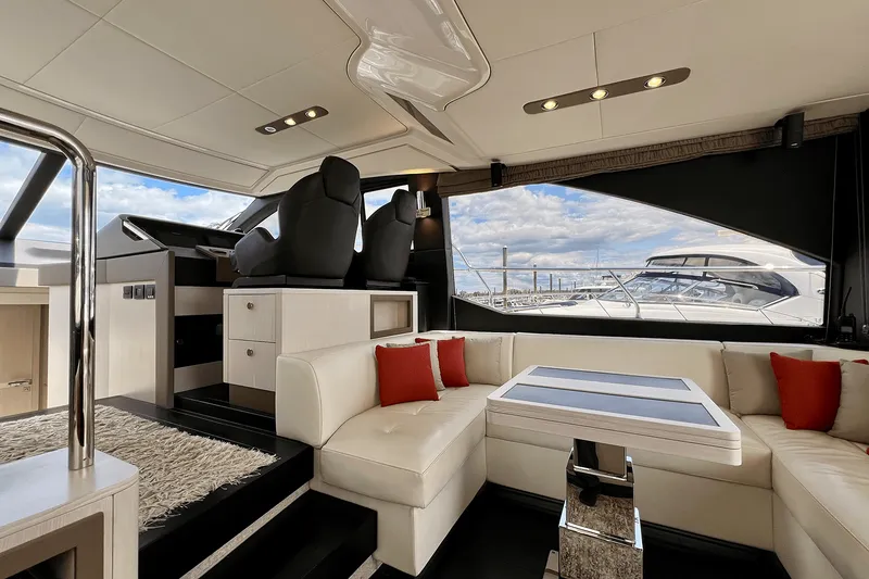 Slide: The Image of Azimut 50 FLYBRIDGE 2019 - 43