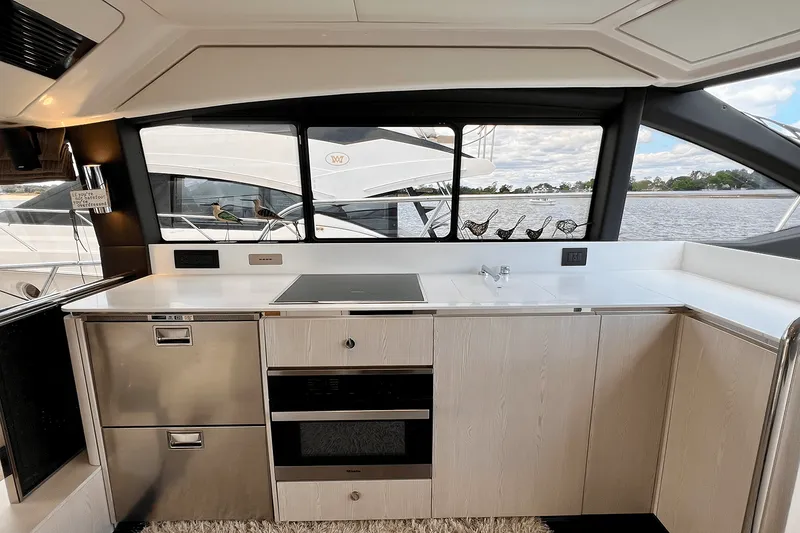 Slide: The Image of Azimut 50 FLYBRIDGE 2019 - 51