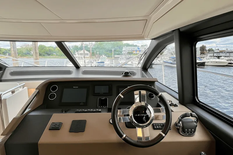 Slide: The Image of Azimut 50 FLYBRIDGE 2019 - 56