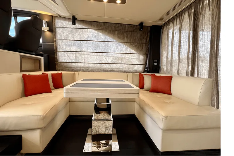 Slide: The Image of Azimut 50 FLYBRIDGE 2019 - 63