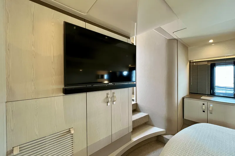 Slide: The Image of Azimut 50 FLYBRIDGE 2019 - 78