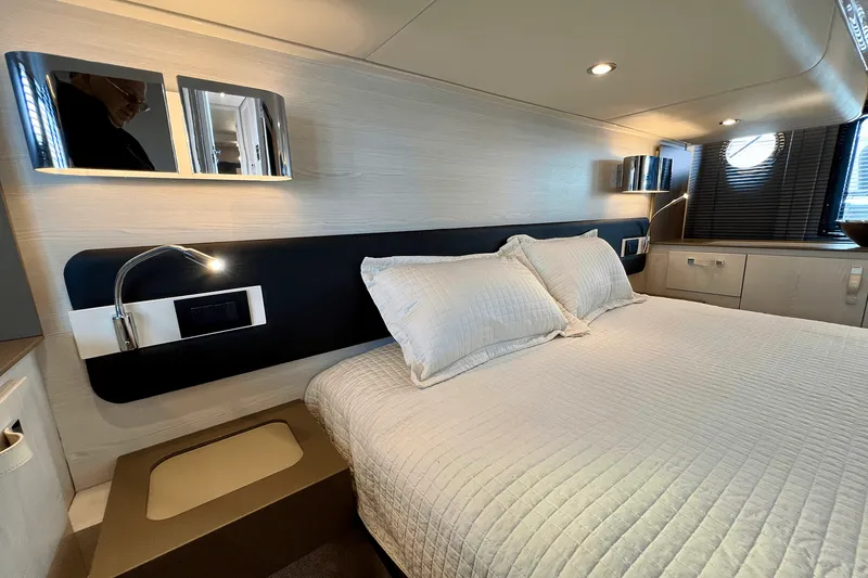 Slide: The Image of Azimut 50 FLYBRIDGE 2019 - 82