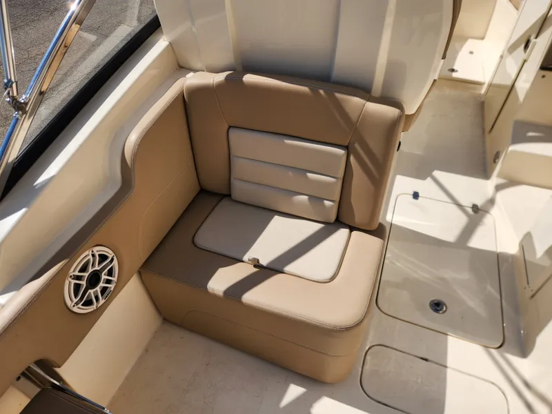 Slide: The Image of Scout 255 DORADO 2022 - 14