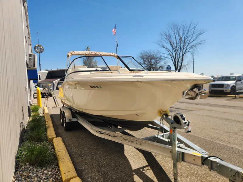 Slide: The Image of Scout 255 DORADO 2022 - 4