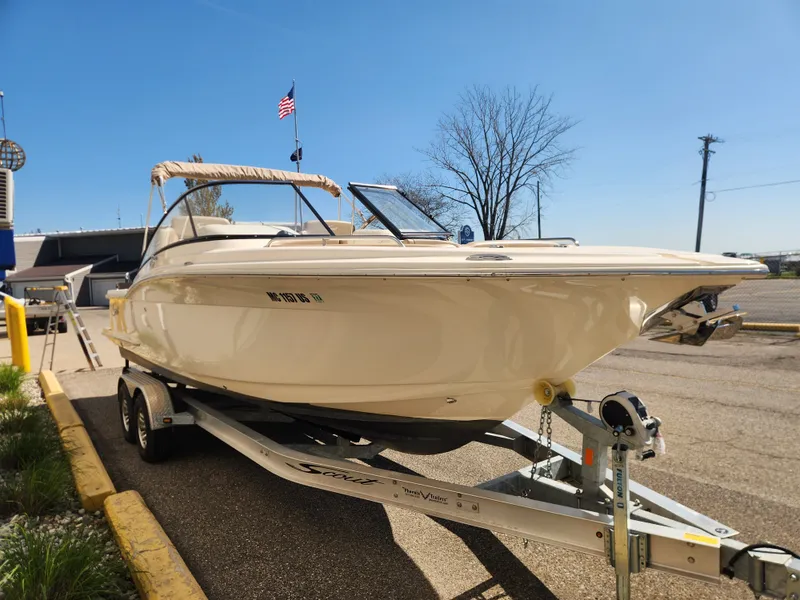 Slide: The Image of Scout 255 DORADO 2022 - 5