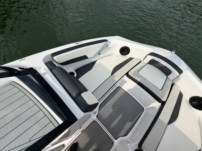 Slide: The Image of Yamaha SX195 2020 - 15
