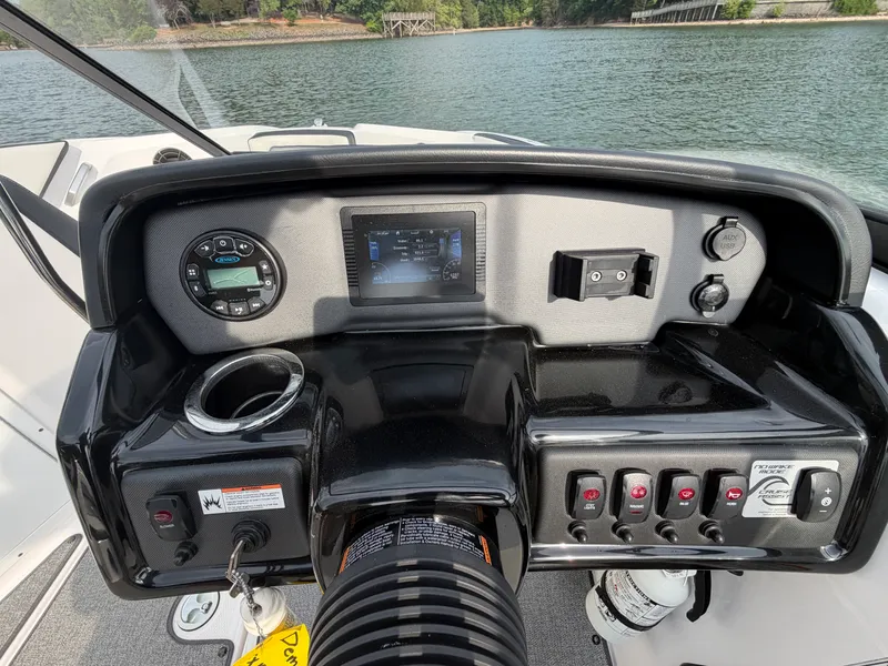 Slide: The Image of Yamaha SX195 2020 - 19