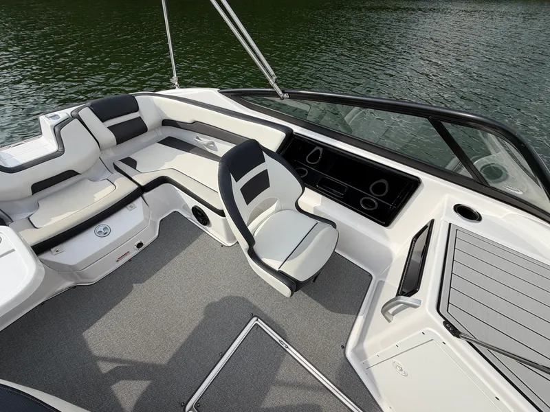 Slide: The Image of Yamaha SX195 2020 - 24