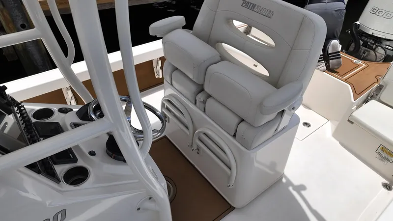 Slide: The Image of Pathfinder Boats 2500 Hybrid 2017 - 16
