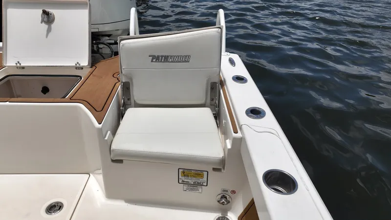 Slide: The Image of Pathfinder Boats 2500 Hybrid 2017 - 11