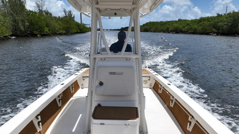 Slide: The Image of Pathfinder Boats 2500 Hybrid 2017 - 10