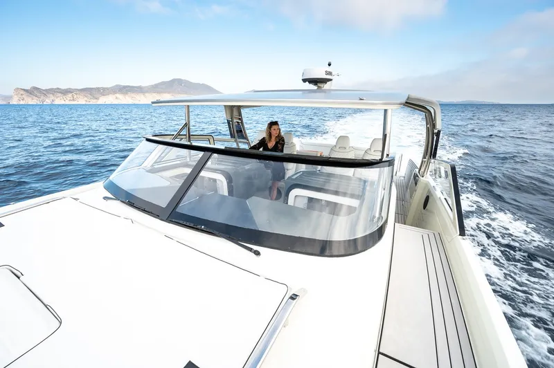 Slide: The Image of Yot Power Catamarans Yot 36 2027 - 28