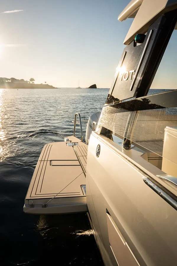 Slide: The Image of Yot Power Catamarans Yot 36 2027 - 34