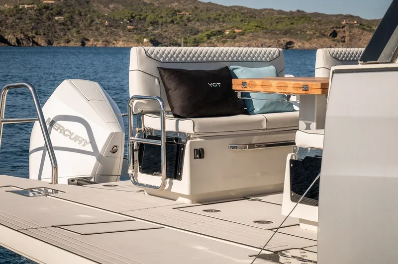 Slide: The Image of Yot Power Catamarans Yot 36 2027 - 15
