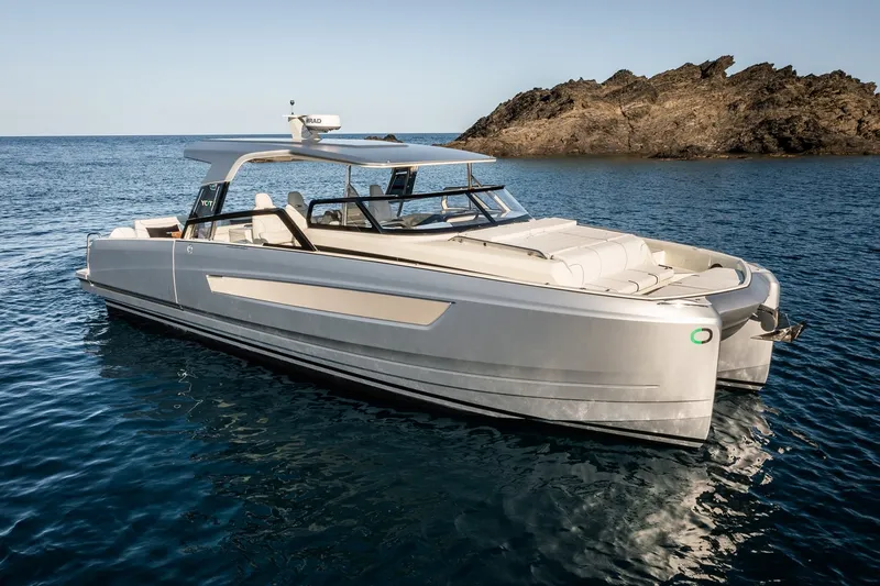Slide: The Image of Yot Power Catamarans Yot 36 2027 - 18