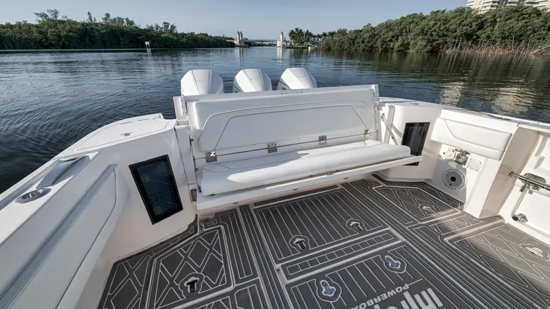 Slide: The Image of Intrepid 375 Nomad Se 2022 - 28
