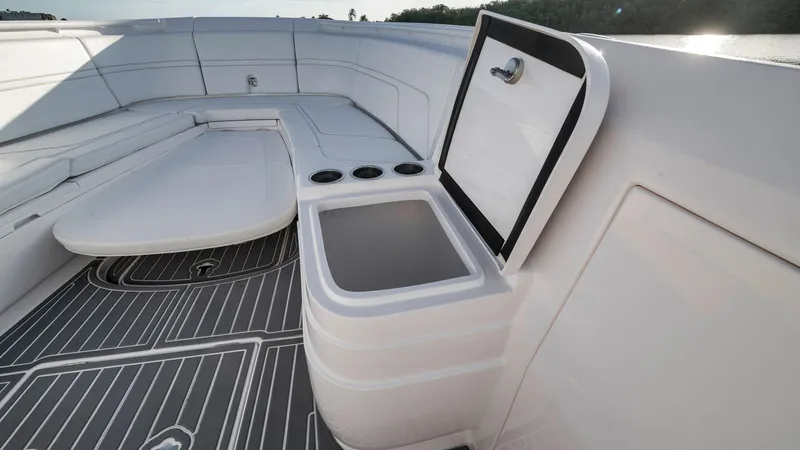 Slide: The Image of Intrepid 375 Nomad Se 2022 - 13