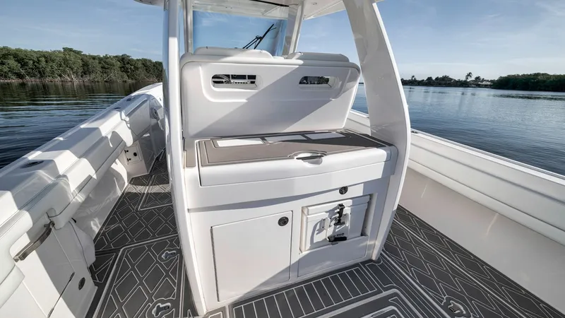 Slide: The Image of Intrepid 375 Nomad Se 2022 - 23