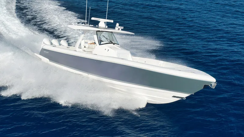 Slide: The Image of Intrepid 375 Nomad Se 2022 - 2