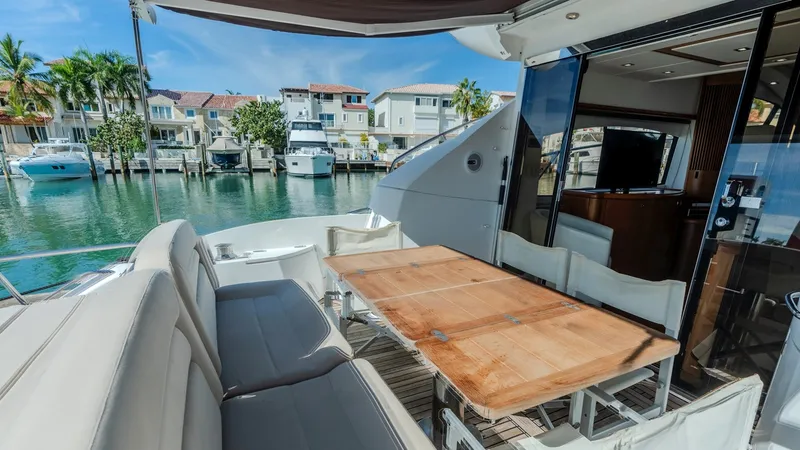 Slide: The Image of Sunseeker Predator 52 2009 - 3