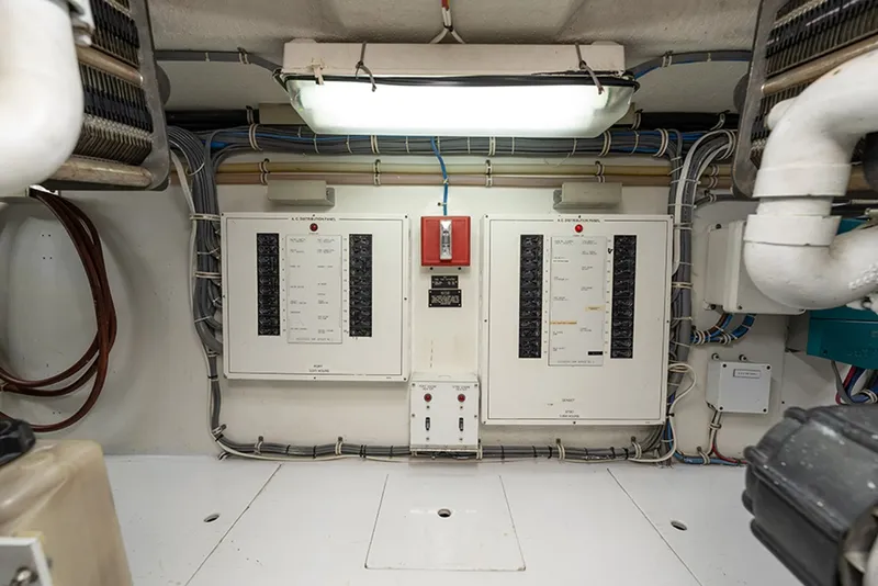 Slide: The Image of Hatteras 55 Convertible 2001 - 46