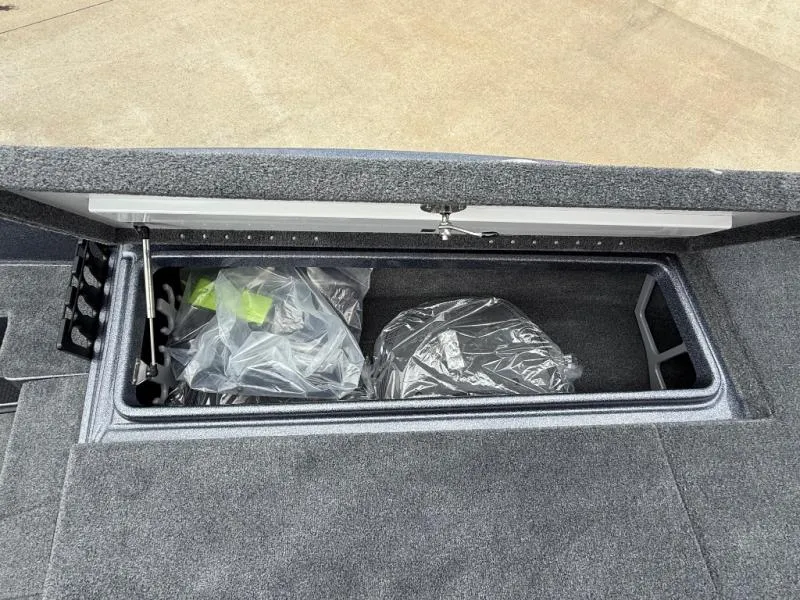Slide: The Image of Phoenix Bass Boat 721 2026 - 5