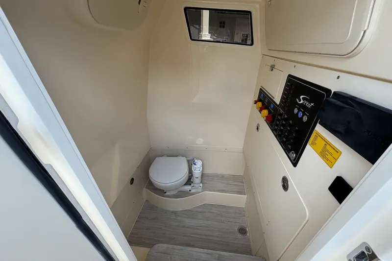 Slide: The Image of Scout 260 LXF 2025 - 10