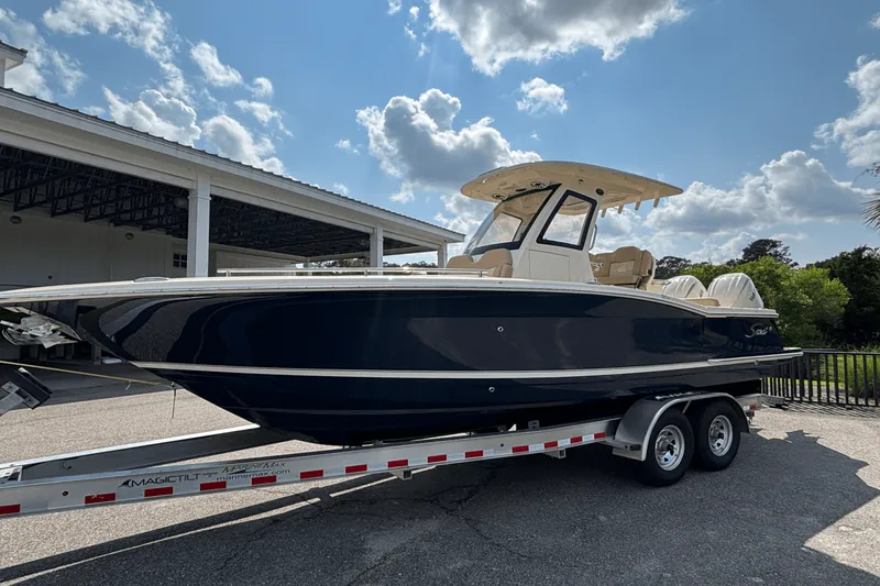 Slide: The Image of Scout 260 LXF 2025 - 17