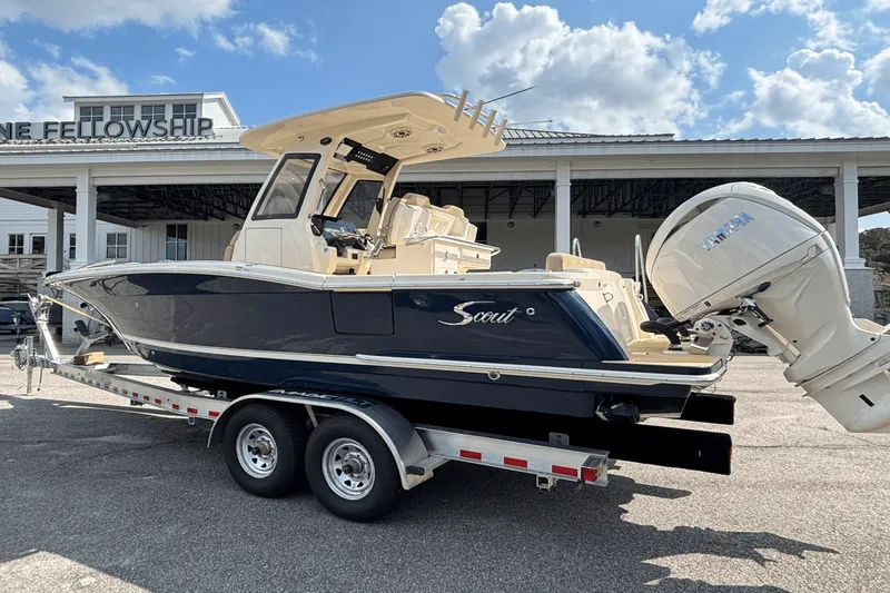 Slide: The Image of Scout 260 LXF 2025 - 18