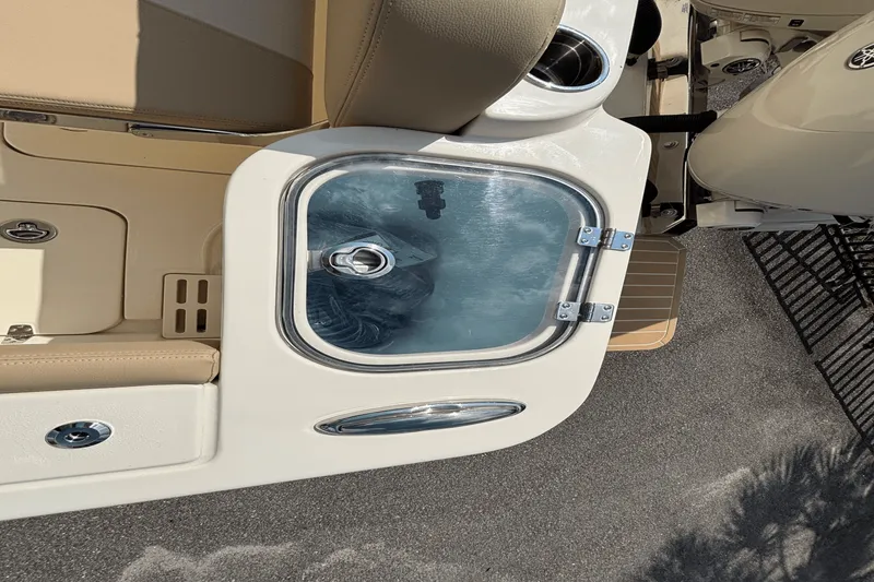 Slide: The Image of Scout 260 LXF 2025 - 4