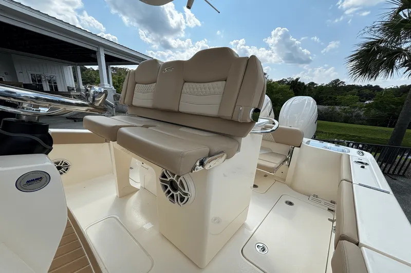 Slide: The Image of Scout 260 LXF 2025 - 6