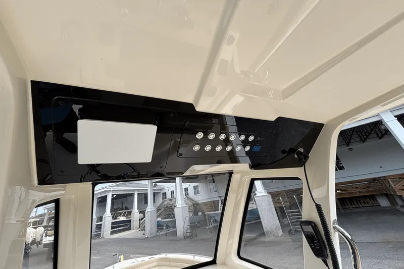 Slide: The Image of Scout 260 LXF 2025 - 9