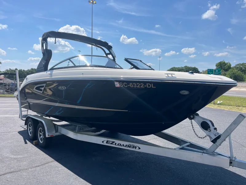 Slide: The Image of Sea Ray 230 SLX 2019 - 2