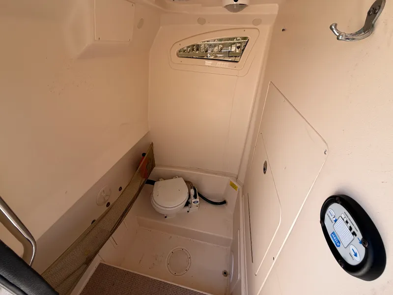 Slide: The Image of Grady-White 271 CANYON 2012 - 41
