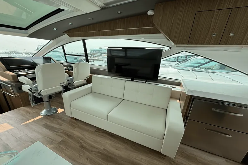 Slide: The Image of Cruisers 60 CANTIUS 2025 - 18