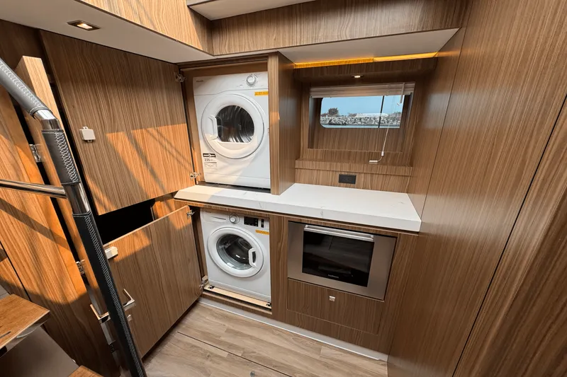 Slide: The Image of Cruisers 60 CANTIUS 2025 - 27