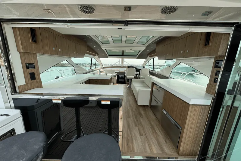 Slide: The Image of Cruisers Yachts 60 CANTIUS 2025 - 12
