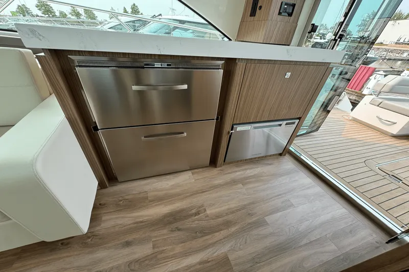 Slide: The Image of Cruisers Yachts 60 CANTIUS 2025 - 47