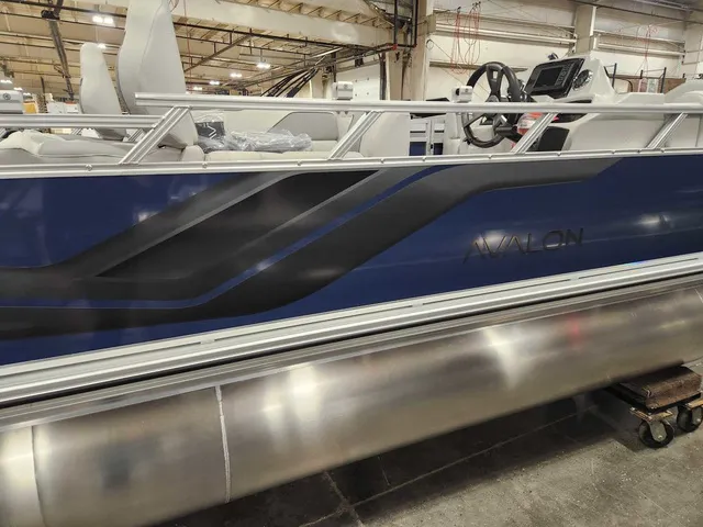 Slide: The Image of Avalon 1980 23 Venture Rear Fish 2026 - 3