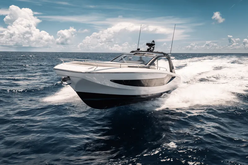 Slide: The Image of Azimut Verve 42 2026 - 1