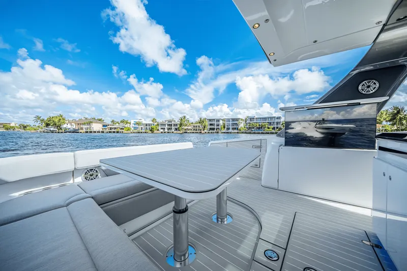 Slide: The Image of Azimut Verve 42 2026 - 10