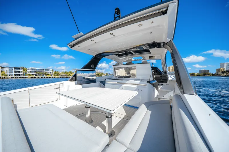 Slide: The Image of Azimut Verve 42 2026 - 11