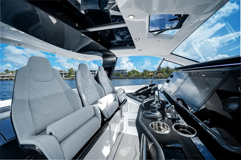 Slide: The Image of Azimut Verve 42 2026 - 15