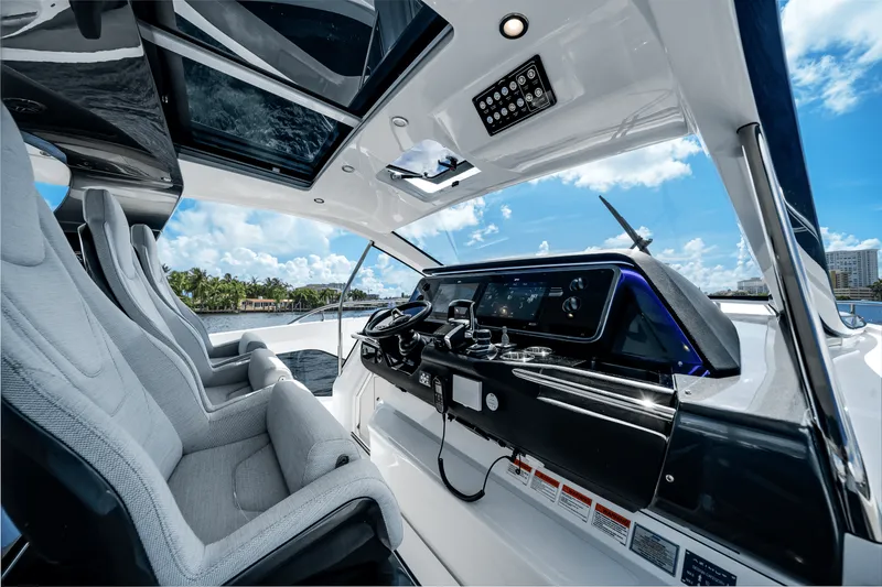 Slide: The Image of Azimut Verve 42 2026 - 16