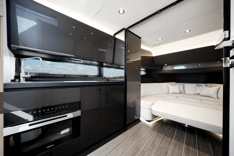 Slide: The Image of Azimut Verve 42 2026 - 19